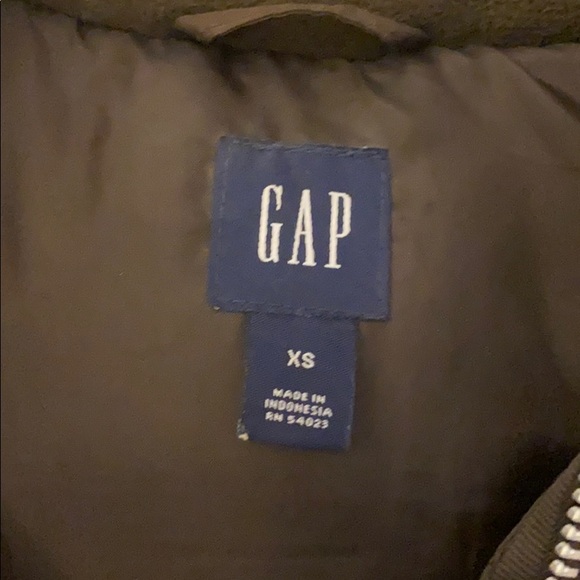 Gap puffer vest - Picture 2 of 8